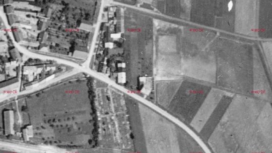 Původní hřiště za domem č.p. 227. letecký snímek z roku 1938 (zdroj: www.ags.cuzk.cz/archiv)